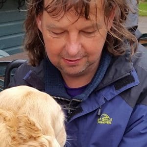 finchley-dog-walker-derek-300x300-1 Why is it best to use a local pet sitter?